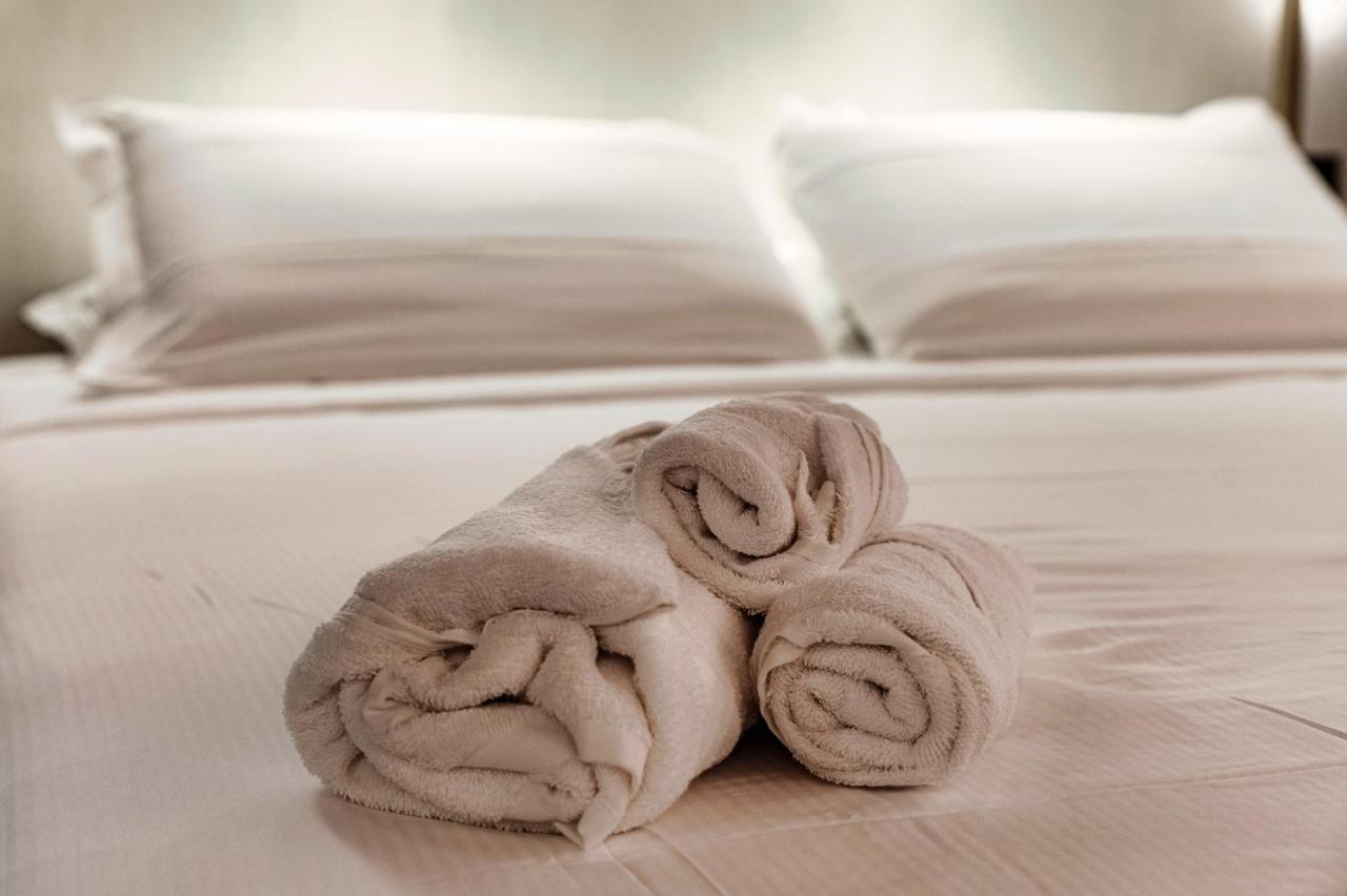 Suites Lorodellago Como - The House Of Travelers Bagian luar foto