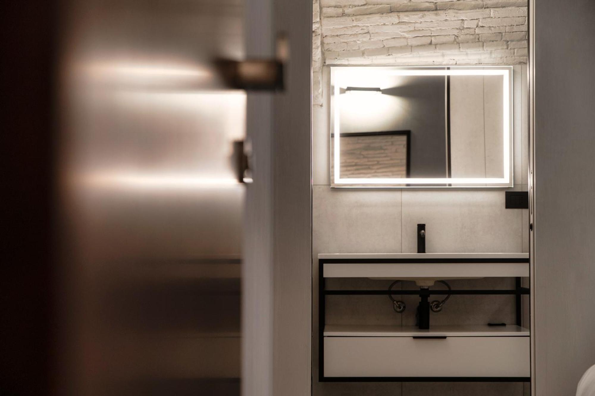 Suites Lorodellago Como - The House Of Travelers Bagian luar foto