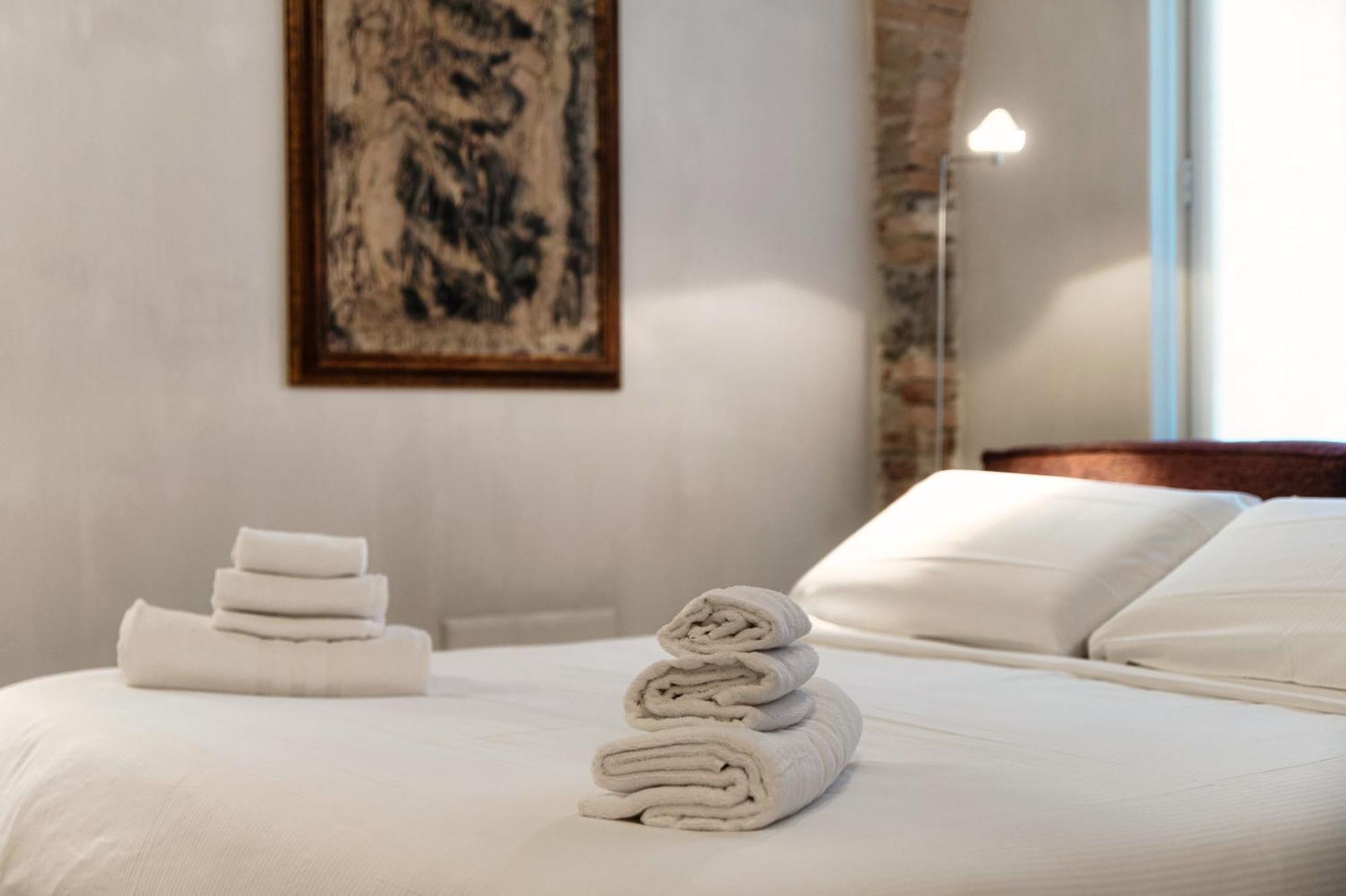 Suites Lorodellago Como - The House Of Travelers Bagian luar foto